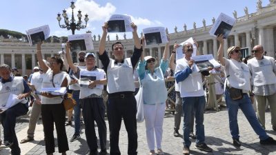 Vaticano: «Obrigado!», Papa assinalou o terceiro aniversário do jornal mensal «L'Osservatore di strada»