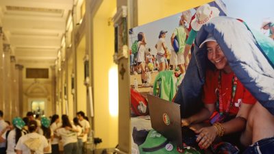 Jubileu: Portugueses recordam JMJ 2023 com exposição em Basílica de Roma