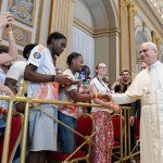 Vaticano: Papa critica «cultura da morte», em encontro com jovens franceses