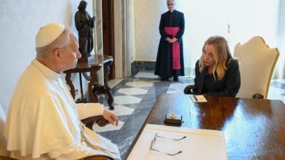 Vaticano: Papa recebeu primeira-ministra da Itália