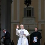 Igreja: Papa reza pela paz perante a «propagação no mundo de uma violência cada vez mais surda e insensível»