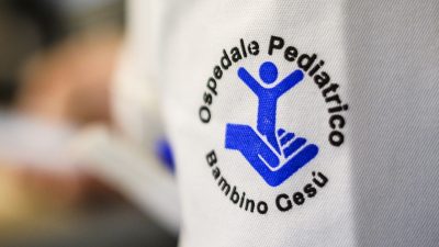 Vaticano: Papa visitou jovem espanhol internado em hospital de Roma