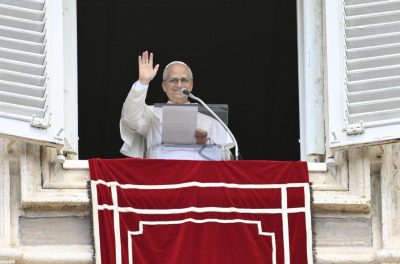 Vaticano: Papa alerta para «culto separado da vida»