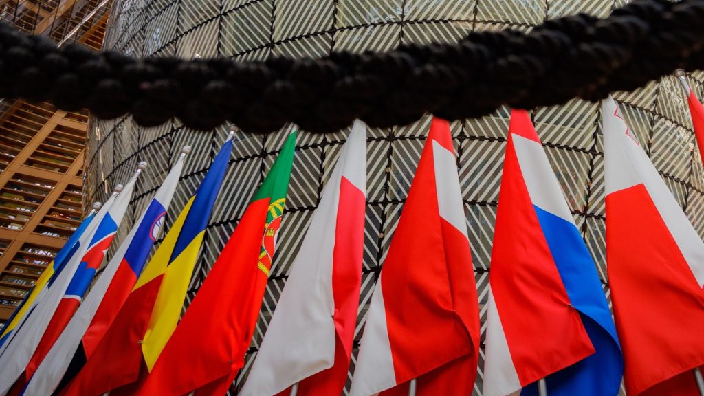 Europa: Organizações cristãs contestam nova abordagem comunitária para repatriar migrantes