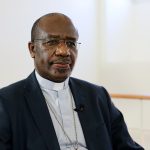 Angola: «Euforia» da celebração dos 50 anos de independência vivida em contexto de «miséria, assimetrias e falta de reconciliação efetiva» - D. José Imbamba