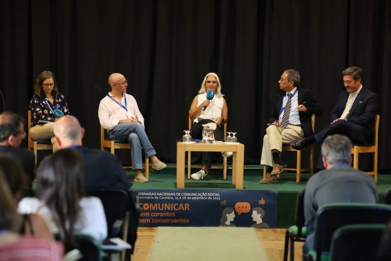 Igreja/Media: «Experiências de comunicação» e a «dificuldade» em estar bem informado marcam debate em Jornadas Nacionais (c/fotos)
