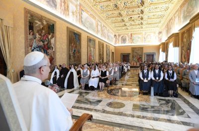 Vaticano: Papa manifesta solidariedade a religiosas da Terra Santa, evocando lugares «dilacerados pelo ódio e pela violência»