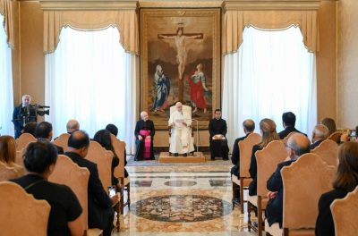 Vaticano: Papa evoca famílias ameaçadas pela guerra, pobreza e falta de emprego