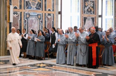 Vaticano: Papa sublinha valor da «obediência» na vida consagrada