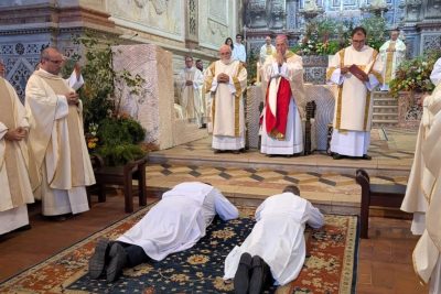 Santarém: Bispo ordena dois diáconos permanentes, destacando que são «obra de Cristo»