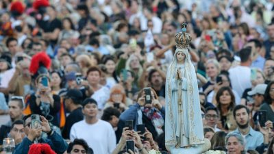 Vaticano: Papa ofereceu Rosa de Ouro a Nossa Senhora de Fátima
