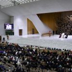 Vaticano: Papa desafia líderes religiosos a quebrar «correntes do preconceito, da raiva e do ódio»