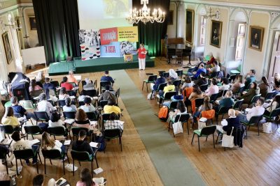 Pastoral Juvenil: «Jovens precisam de apoios de pessoas que as escutem» - Laura Sagnier