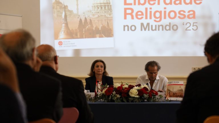 Igreja/Portugal: «Matança em nome da religião e contra a religião continua em várias partes do mundo» - Nuno Rogeiro