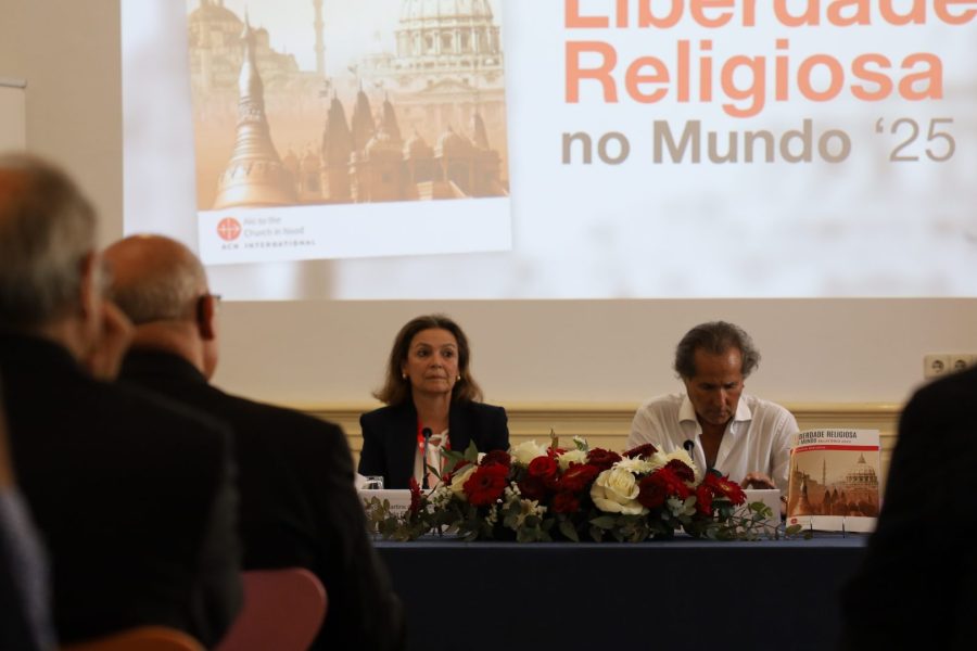 Igreja/Portugal: «Matança em nome da religião e contra a religião continua em várias partes do mundo» - Nuno Rogeiro