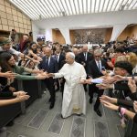 Vaticano: Papa lembrou tempo como professor para responder a desafios de alunos no Jubileu do Mundo Educativo