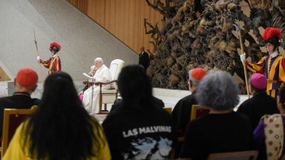 Vaticano: Leão XIV assume como prioridade a defesa dos pobres e dos migrantes, na ação da Igreja