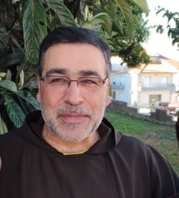Sem corantes nem conservantes nem ética nem moral