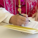 «Dilexi Te»: Primeira exortação de Leão XIV assume legado social de Francisco