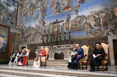 Vaticano: Papa e reis da Inglaterra rezaram juntos na Capela Sistina, em momento inédito