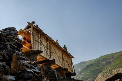 Escutismo: Aldeia de Drave, em Arouca, ganha Biblioteca de Troca de Livros com a transformação do último espigueiro