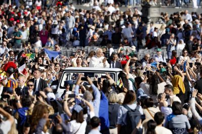 Vaticano: Papa evoca solenidade de Todos os Santos e recorda urgência de «construtores de fraternidade»