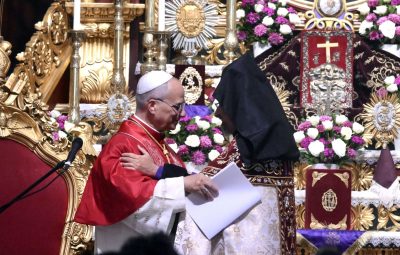 Turquia: Papa diz que unidade com comunidades do Oriente «não implica absorção ou domínio»