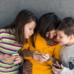 Publicações: Médico psiquiatra quer ajudar «a avaliar» a utilização das redes sociais no livro «(Quase) Sempre Online»