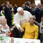 Vaticano: Papa almoçou com 1300 pessoas, no Dia Mundial dos Pobres