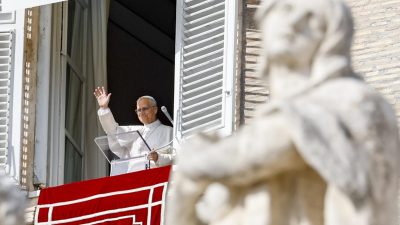 Fiéis Defuntos: Papa deixa recomendações para visitas aos cemitérios, pedindo celebração da fé na ressurreição