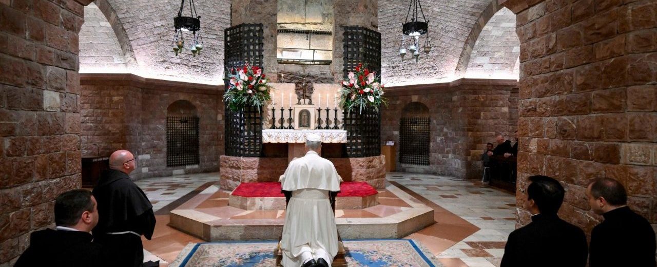 Itália: Leão XIV visitou Assis e rezou junto do túmulo de São Francisco