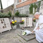 Vaticano: Papa sublinha fé no amor que «vence a morte», em visita a cemitério romano