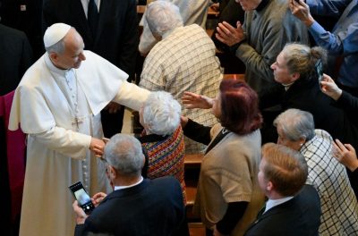 Turquia: Leão XIV visita casa de idosos em Istambul e critica sociedade onde predomina a «eficiência e o materialismo»