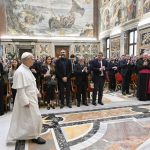 Vaticano: «Concerto com os Pobres» vai juntar mais de três mil pessoas necessitadas, o Papa e o cantor Michael Bublé