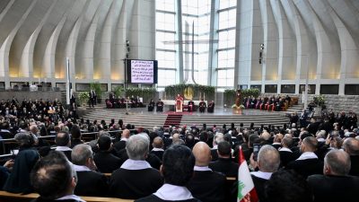 Líbano: Papa evoca crise dos refugiados e denuncia «conflitos absurdos e impiedosos»