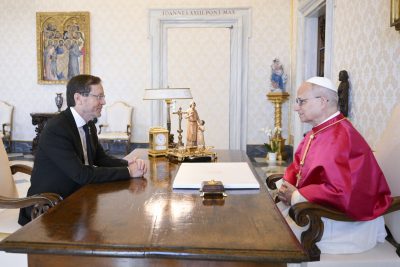 Vaticano: Papa condena «todas as formas de antissemitismo», em conversa telefónica com o presidente de Israel