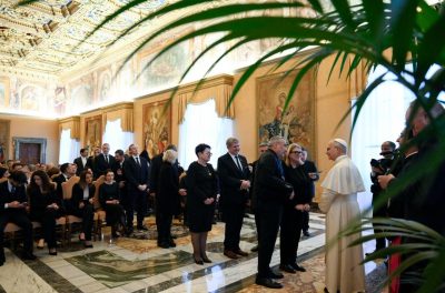 Vaticano: Papa pede defesa das «raízes judaico-cristãs» da Europa e atenção aos «marginalizados»