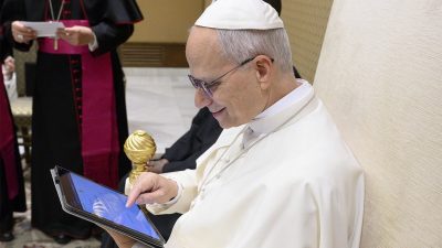 Vaticano: Anuário Pontifício passa a ter versão digital com atualização «constante»