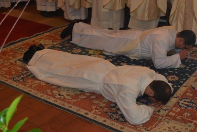 Santarém: Bispo preside à ordenação de um sacerdote e um diácono, convidando-os a rejeitar «ministério como exercício de poder»