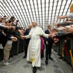 Vaticano: Papa encontra-se com jovens de Roma e sublinha que «vida de links sem relação ou de likes sem afeto» dececiona