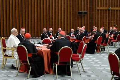 Vaticano: Papa abre Consistório extraordinário com apelo à unidade e afirma que sinodalidade é o caminho para o terceiro milénio