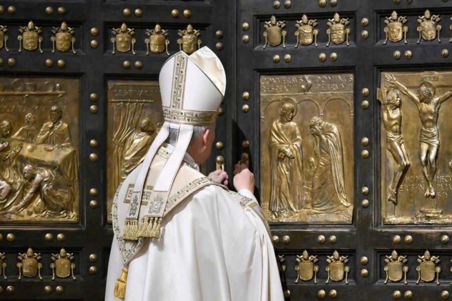 Jubileu: Papa Leão XIV encerra Porta Santa e questiona se a Igreja oferece «acolhimento» ou apenas «monumentos»