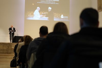 Diálogo Inter-religioso: Teólogo tunisino defende que Islão deve rejeitar legitimação religiosa do terrorismo