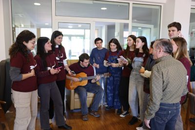 Missão País: Estudantes «deram vida» ao lar Otília Lourenço, em Abiul, levando idosos a recordar juventude