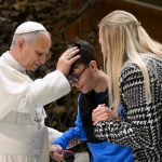 Vaticano: Papa convida a Igreja a rezar «por todos os fiéis doentes afetados por enfermidades, patologias ou dores»