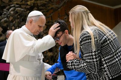 Vaticano: Papa convida a Igreja a rezar «por todos os fiéis doentes afetados por enfermidades, patologias ou dores»