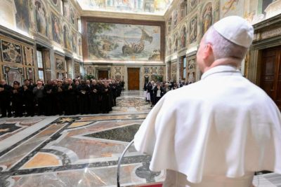Vaticano: «A vida consagrada sustenta-se na Eucaristia e na missão» – Leão XIV
