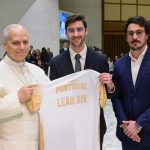 Vaticano: Federação Académica do Desporto Universitário de Portugal entregou uma camisola ao Papa Leão XIV