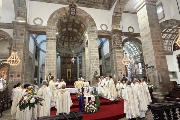 Missa Crismal: «Fomos ungidos para os pobres desta terra», afirmou o bispo de Angra