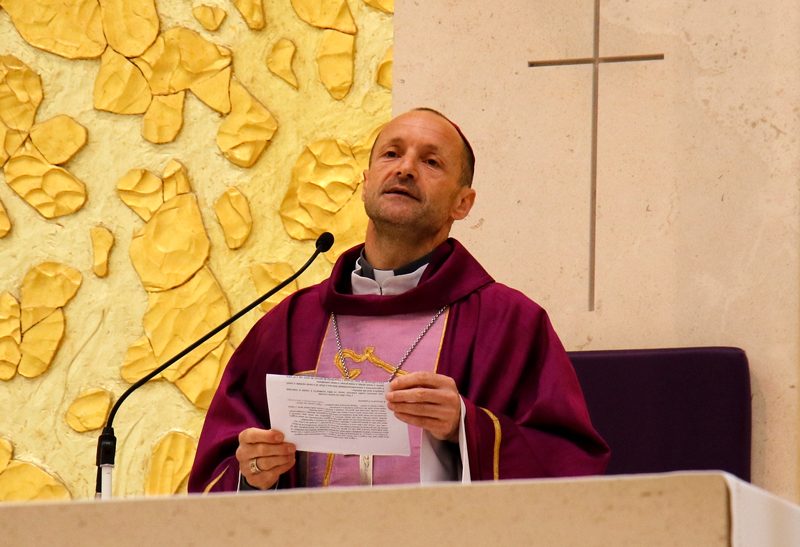 Fátima: D. Roberto Mariz alerta para «destruição de muitas relações» no mundo digital e pede tempo para a família